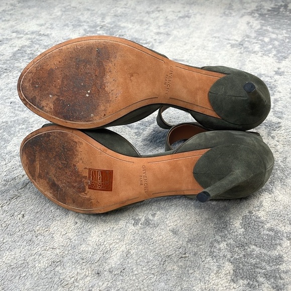 Givenchy Shark Lock Ankle Strap Stiletto Heels Sandals Gray Suede Sz 40 - Picture 12 of 15